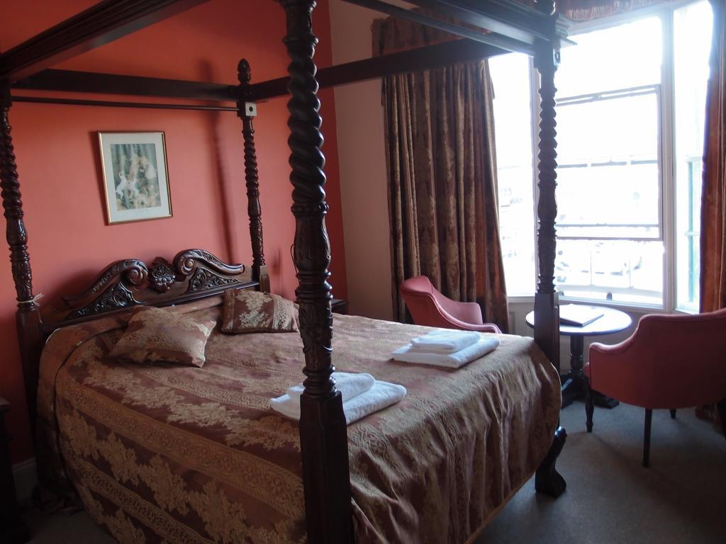 Royal Britannia Hotel 3*