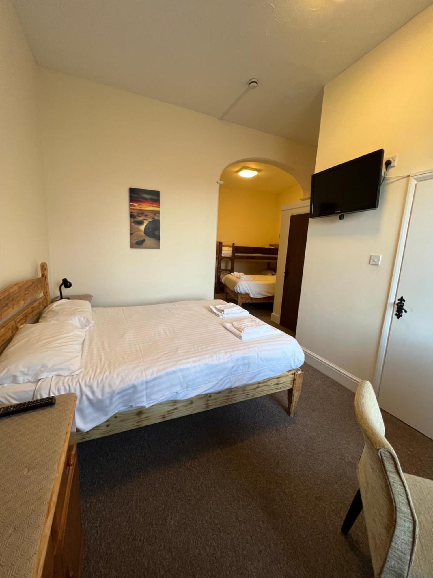 Royal Britannia Hotel 3*