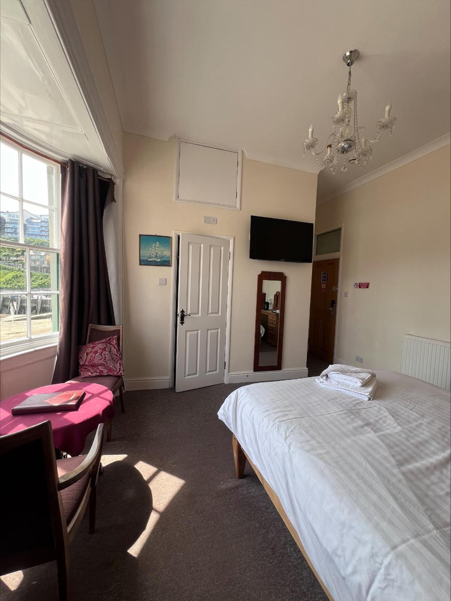 Hotel Royal Britannia 3*